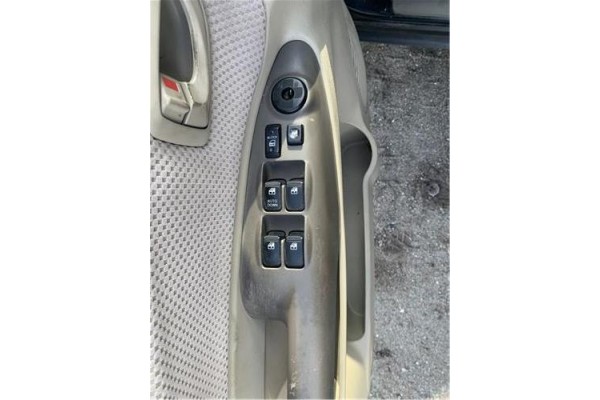 Recambio de mando elevalunas delantero izquierdo para hyundai tucson (jm) 2.0 referencia OEM IAM 935702E250Z9  