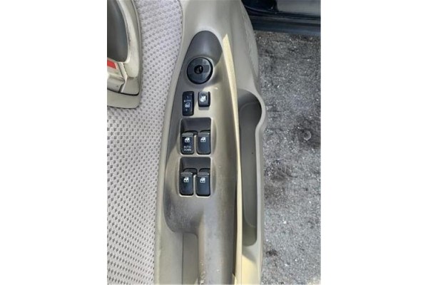 Recambio de mando elevalunas delantero izquierdo para hyundai tucson (jm) 2.0 referencia OEM IAM 935702E250Z9  