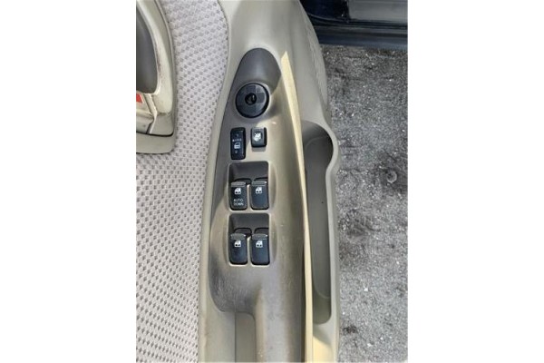 Recambio de mando elevalunas delantero izquierdo para hyundai tucson (jm) 2.0 referencia OEM IAM 935702E250Z9  
