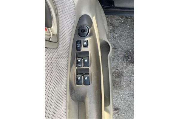 Recambio de mando elevalunas delantero izquierdo para hyundai tucson (jm) 2.0 referencia OEM IAM 935702E250Z9  
