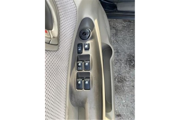 Recambio de mando elevalunas delantero izquierdo para hyundai tucson (jm) 2.0 referencia OEM IAM 935702E250Z9  