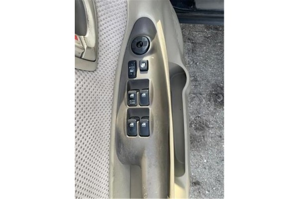 Recambio de mando elevalunas delantero izquierdo para hyundai tucson (jm) 2.0 referencia OEM IAM 935702E250Z9  