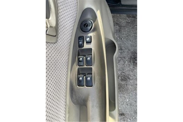 Recambio de mando elevalunas delantero izquierdo para hyundai tucson (jm) 2.0 referencia OEM IAM 935702E250Z9  