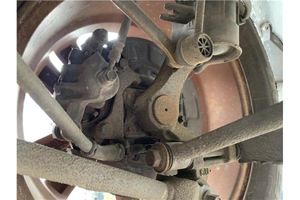 Recambio de mangueta trasero derecha para hyundai tucson (jm) 2.0 referencia OEM IAM 527602E000  