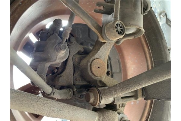 Recambio de mangueta trasero derecha para hyundai tucson (jm) 2.0 referencia OEM IAM 527602E000  