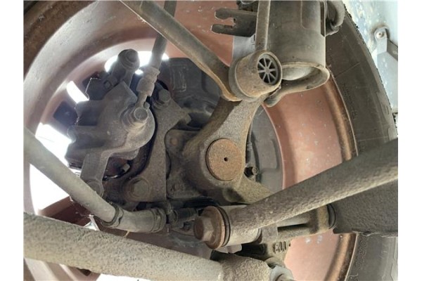 Recambio de mangueta trasero derecha para hyundai tucson (jm) 2.0 referencia OEM IAM 527602E000  