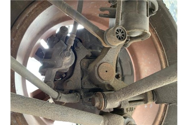 Recambio de mangueta trasero derecha para hyundai tucson (jm) 2.0 referencia OEM IAM 527602E000  