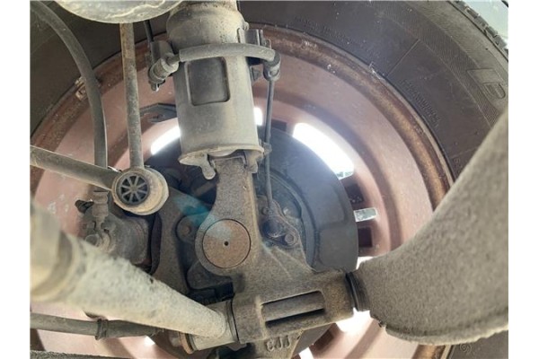 Recambio de mangueta trasero derecha para hyundai tucson (jm) 2.0 referencia OEM IAM 527602E000  