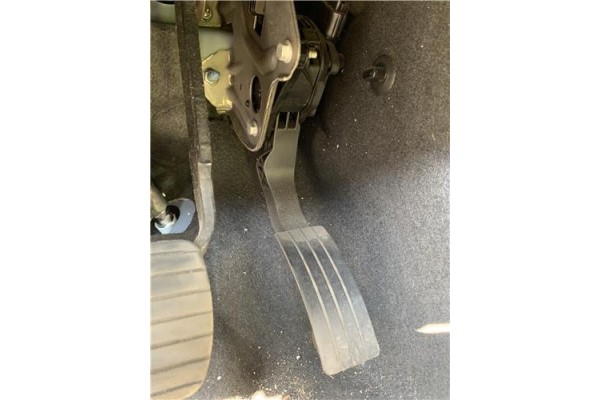 Recambio de pedal acelerador para dacia sandero stepway 2017-2020 1.0 sce stepway 75 (b8jc, b8jd) referencia OEM IAM 180022703R 