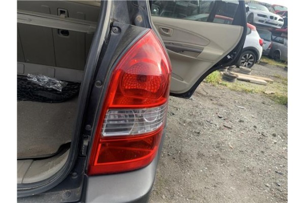 Recambio de piloto trasero derecho para hyundai tucson (jm) 2.0 referencia OEM IAM 924022E010  