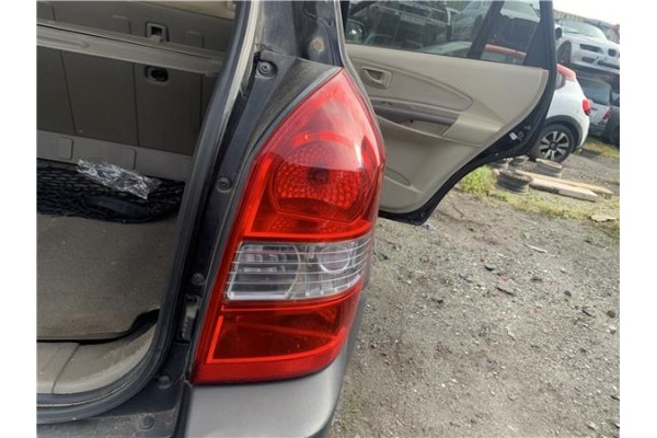 Recambio de piloto trasero derecho para hyundai tucson (jm) 2.0 referencia OEM IAM 924022E010  