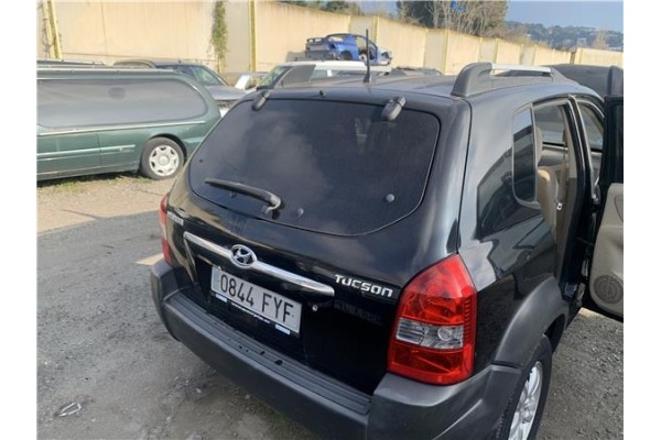 Recambio de porton trasero para hyundai tucson (jm) 2.0 referencia OEM IAM 737002E050  