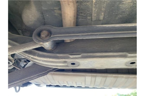 Recambio de puente trasero para hyundai tucson (jm) 2.0 referencia OEM IAM 626052E000 626100Z010 