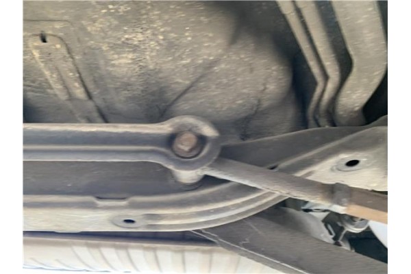 Recambio de puente trasero para hyundai tucson (jm) 2.0 referencia OEM IAM 626052E000 626100Z010 