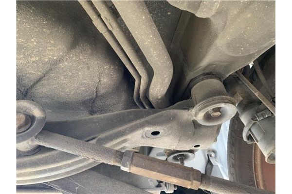 Recambio de puente trasero para hyundai tucson (jm) 2.0 referencia OEM IAM 626052E000 626100Z010 