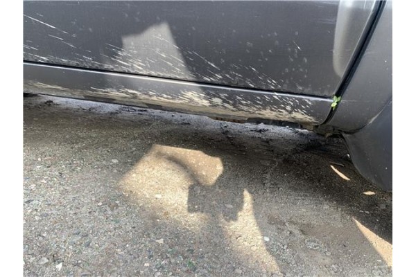 Recambio de spoiler talonera lat. derecha para hyundai tucson (jm) 2.0 referencia OEM IAM 877522E000ZW  