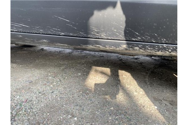 Recambio de spoiler talonera lat. derecha para hyundai tucson (jm) 2.0 referencia OEM IAM 877522E000ZW  