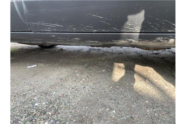 Recambio de spoiler talonera lat. derecha para hyundai tucson (jm) 2.0 referencia OEM IAM 877522E000ZW  