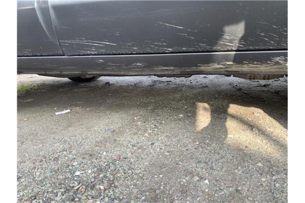 Recambio de spoiler talonera lat. derecha para hyundai tucson (jm) 2.0 referencia OEM IAM 877522E000ZW  