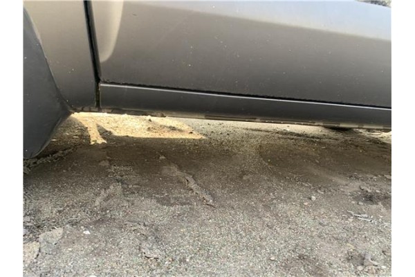 Recambio de spoiler talonera lat. izquierda para hyundai tucson (jm) 2.0 referencia OEM IAM 877512E000ZW  