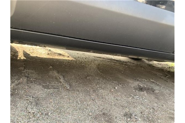 Recambio de spoiler talonera lat. izquierda para hyundai tucson (jm) 2.0 referencia OEM IAM 877512E000ZW  