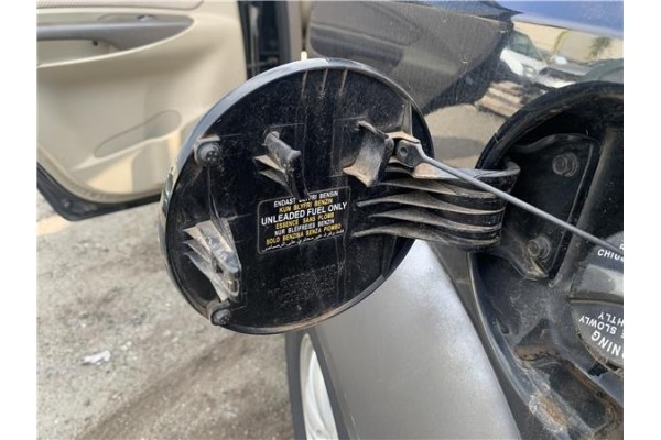 Recambio de tapa exterior combustible para hyundai tucson (jm) 2.0 referencia OEM IAM 695102E000 PA6MF40% 