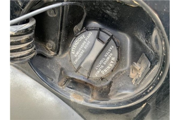 Recambio de tapon combustible para hyundai tucson (jm) 2.0 referencia OEM IAM 3101038600 31010J9000 