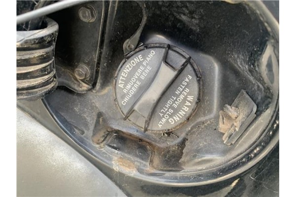 Recambio de tapon combustible para hyundai tucson (jm) 2.0 referencia OEM IAM 3101038600 31010J9000 