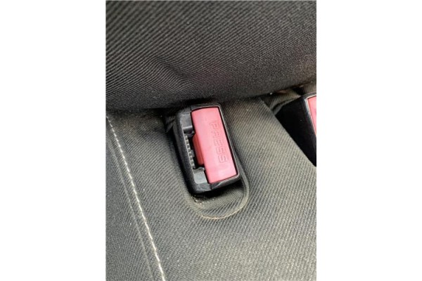 Recambio de anclaje cinturon trasero derecho para peugeot 207 cc cabrio-coupé 1.6 básico referencia OEM IAM 8974VK  