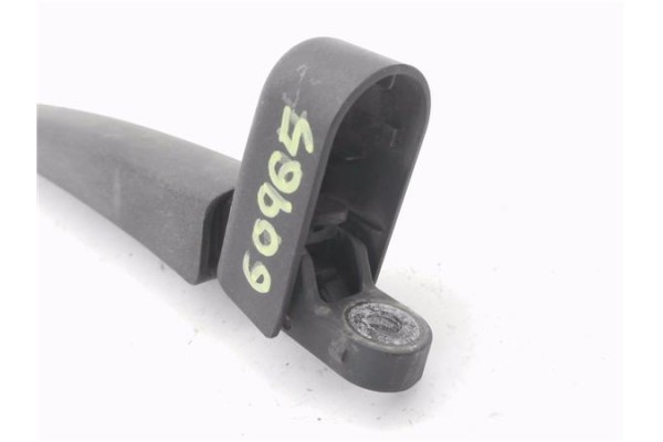 Recambio de brazo limpiaparabrisas trasero para hyundai i30 (fd) 1.6 crdi referencia OEM IAM 988112L000  