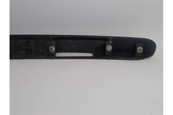 Recambio de moldura porton trasero para peugeot 207 1.6 hdi referencia OEM IAM 8742L0  