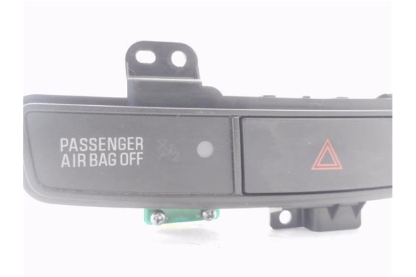 Recambio de interruptor luces emergencia para mitsubishi lancer berlina/ familiar (cs0a/w) vii 2.0 di-d referencia OEM IAM 07001