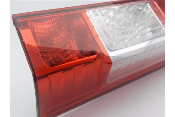 Recambio de piloto trasero derecho para renault master iii combi 2.3 l2h2 3,5t referencia OEM IAM 265500023R  