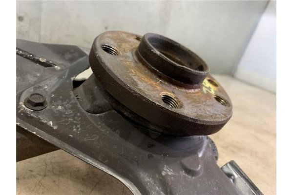 Recambio de mangueta delantero derecha para peugeot expert (224) 2.0 hdi referencia OEM IAM 364734  