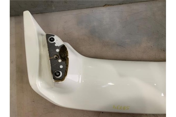 Recambio de aleron trasero para mitsubishi lancer berlina/ familiar (cs0a/w) vii 2.0 di-d referencia OEM IAM MR557048  