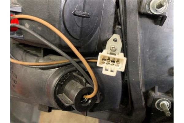 Recambio de piloto trasero central para nissan maxima qx (a32) 2.0 referencia OEM IAM 265503L201 265503L301 