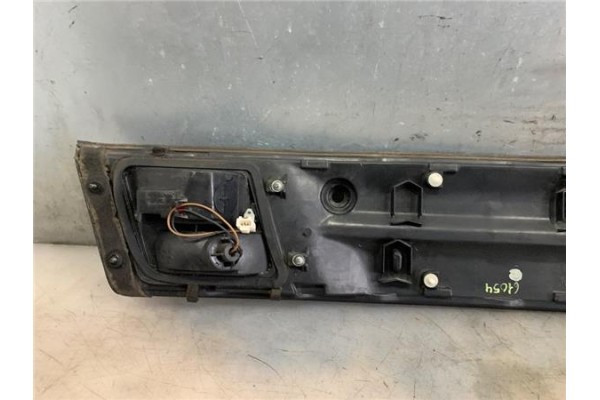 Recambio de piloto trasero central para nissan maxima qx (a32) 2.0 referencia OEM IAM 265503L201 265503L301 