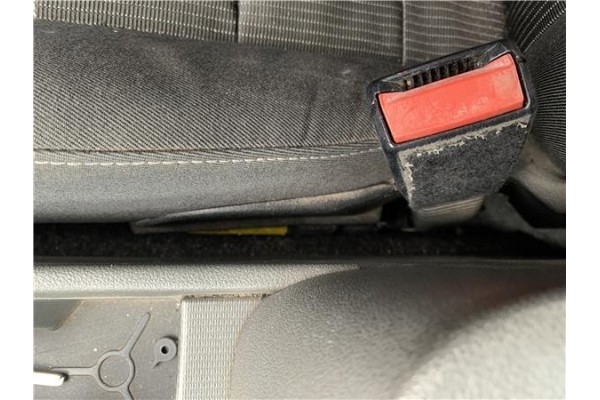 Recambio de anclaje cinturon delantero derecho para ford focus ii (da_) 2.0 tdci referencia OEM IAM 1713777  