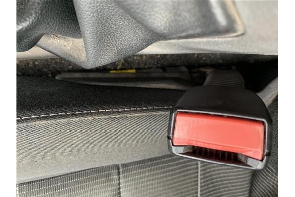 Recambio de anclaje cinturon delantero izquierdo para ford focus ii (da_) 2.0 tdci referencia OEM IAM 1717037  