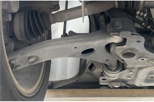 Recambio de brazo suspension delantero derecho para ford focus ii (da_) 2.0 tdci referencia OEM IAM 1570284  