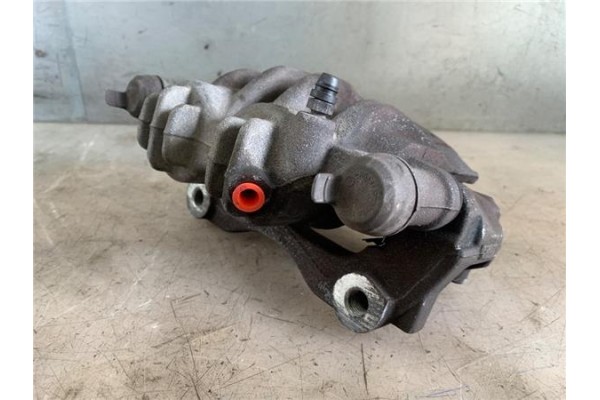Recambio de pinza freno delantero derecha para renault master iii combi 2.3 l2h2 3,5t referencia OEM IAM A51007 A51100 