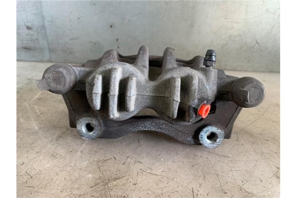 Recambio de pinza freno delantero derecha para renault master iii combi 2.3 l2h2 3,5t referencia OEM IAM A51007 A51100 