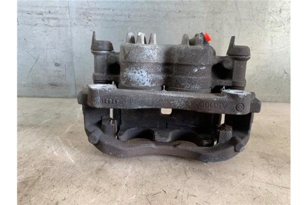 Recambio de pinza freno delantero derecha para renault master iii combi 2.3 l2h2 3,5t referencia OEM IAM A51007 A51100 