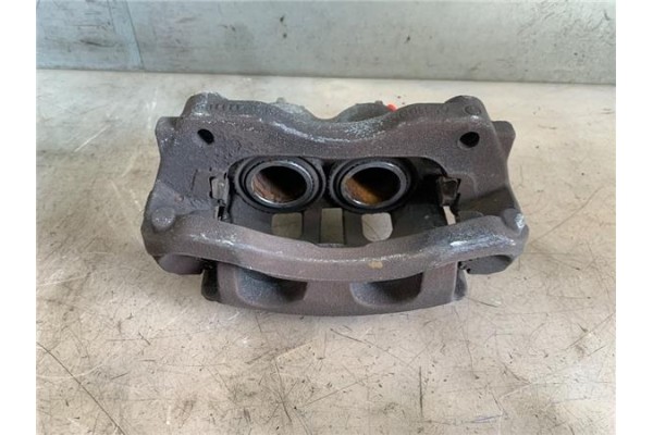 Recambio de pinza freno delantero derecha para renault master iii combi 2.3 l2h2 3,5t referencia OEM IAM A51007 A51100 