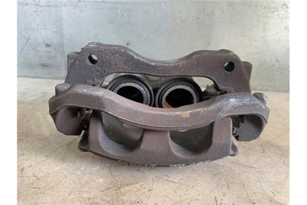 Recambio de pinza freno delantero derecha para renault master iii combi 2.3 l2h2 3,5t referencia OEM IAM A51007 A51100 