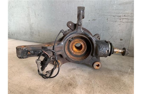 Recambio de mangueta delantero derecha para renault master iii combi 2.3 l2h2 3,5t referencia OEM IAM 400103826R 400148957R 