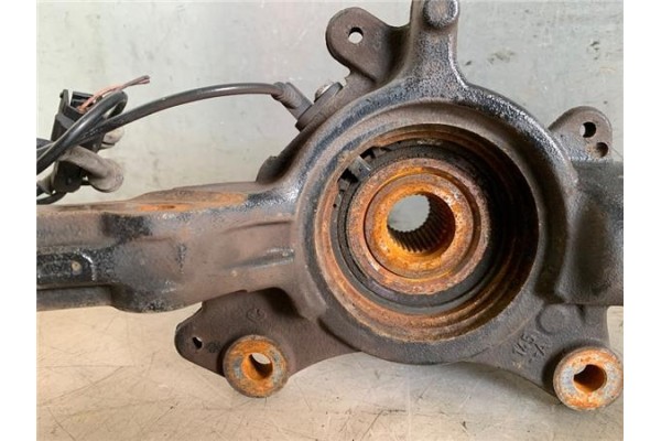 Recambio de mangueta delantero derecha para renault master iii combi 2.3 l2h2 3,5t referencia OEM IAM 400103826R 400148957R 