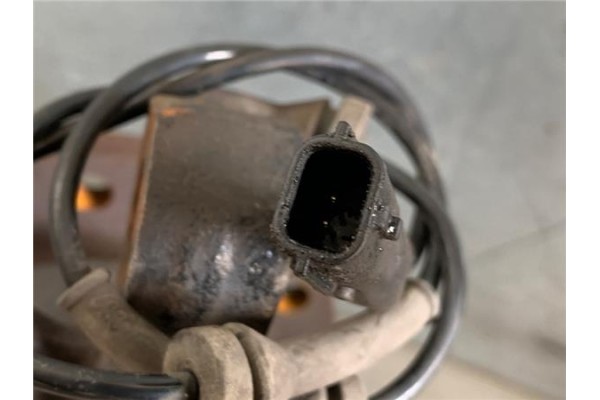 Recambio de mangueta delantero derecha para renault master iii combi 2.3 l2h2 3,5t referencia OEM IAM 400103826R 400148957R 