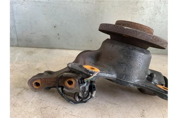 Recambio de mangueta delantero izquierda para renault master iii combi 2.3 l2h2 3,5t referencia OEM IAM 400150081R 400151061R 