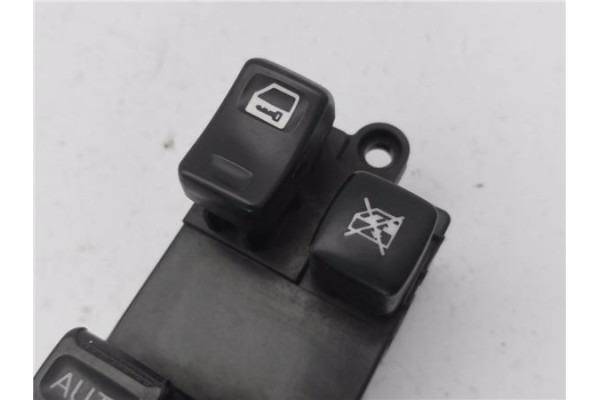 Recambio de mando elevalunas delantero izquierdo para nissan almera ii hatchback (n16) 1.5 referencia OEM IAM 25401BU861  